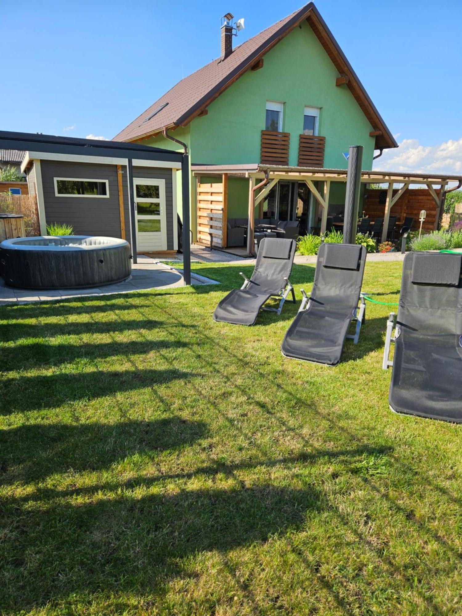 Holiday Home Znojmo W/ Wellness & Wine Exterior foto